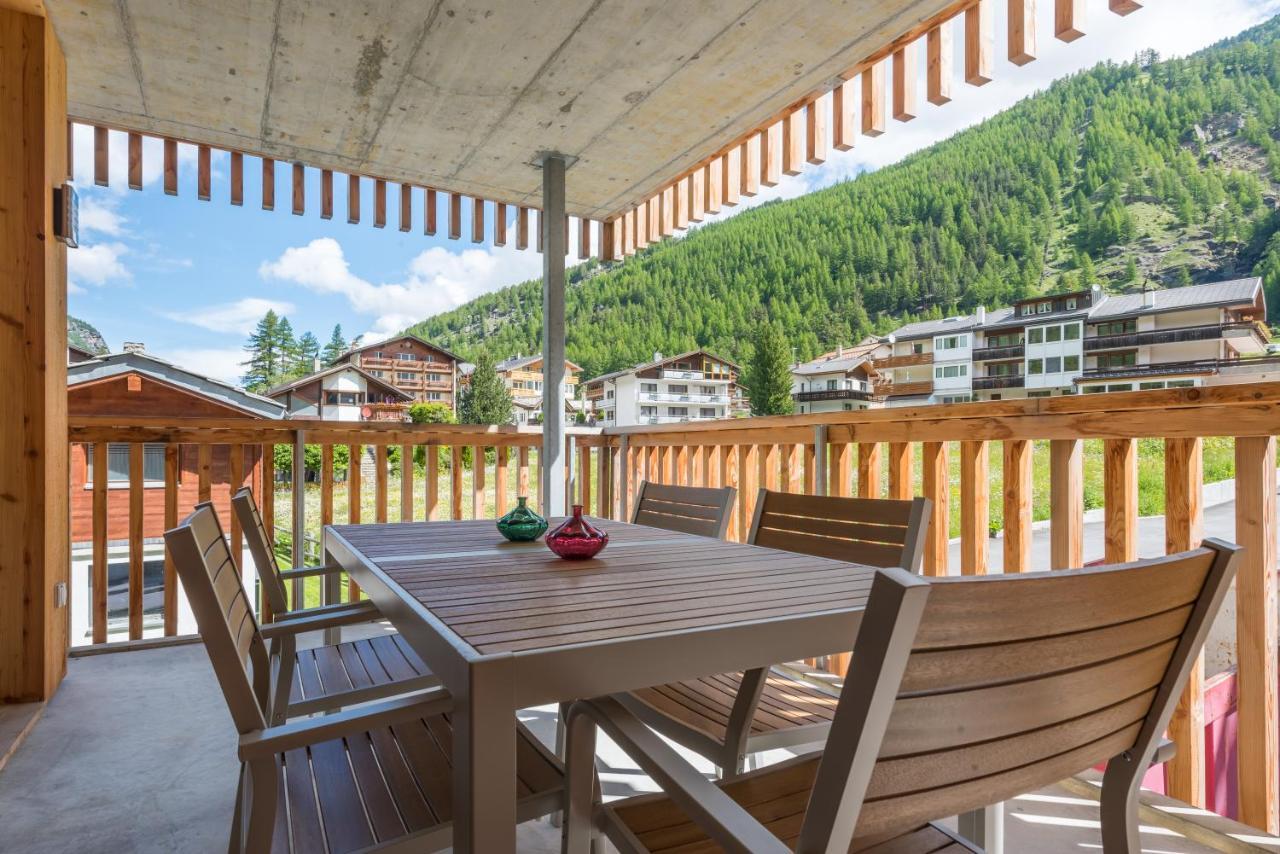 Montela Apartments - Haus D Saas-Grund Buitenkant foto